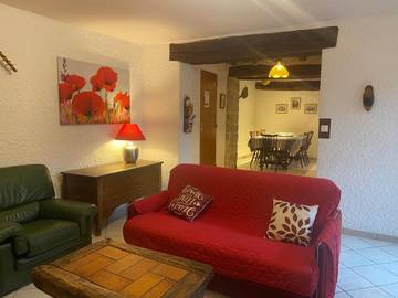 Location de vacances pour 7 personnes, avec jardin et terrasse, animaux acceptés à Poligny (Seine-et-Marne)