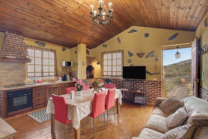 Vacation Home Casa La Chocita with Sea View, Mountain View in Realejo Alto, Los Realejos