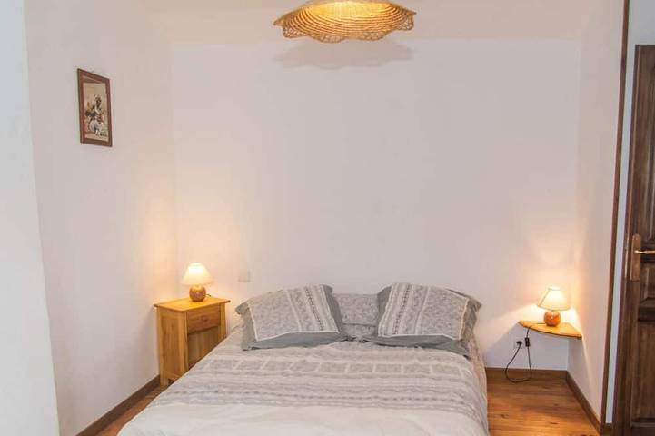 Location de vacances pour 8 personnes, avec jardin à Pied-de-Borne - 4