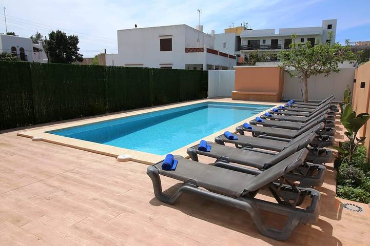 Villa for 11 people, with pool - 1