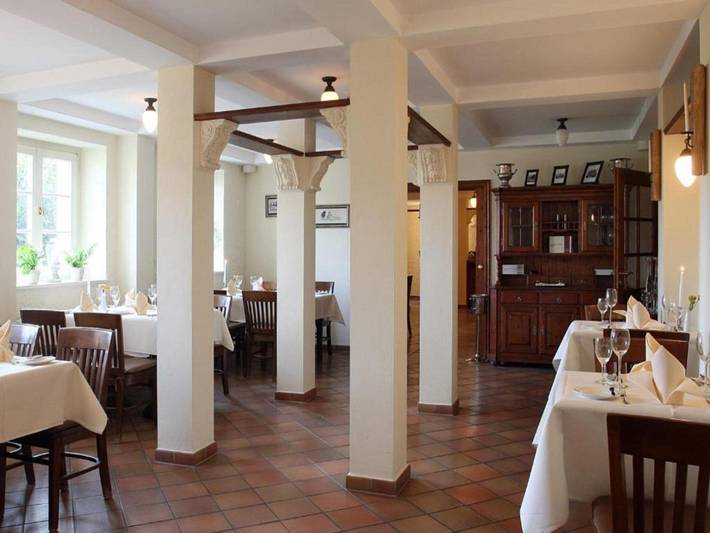 Ferienwohnung für 2 Personen, mit Pool und Sauna sowie Garten, kinderfreundlich in Sagard