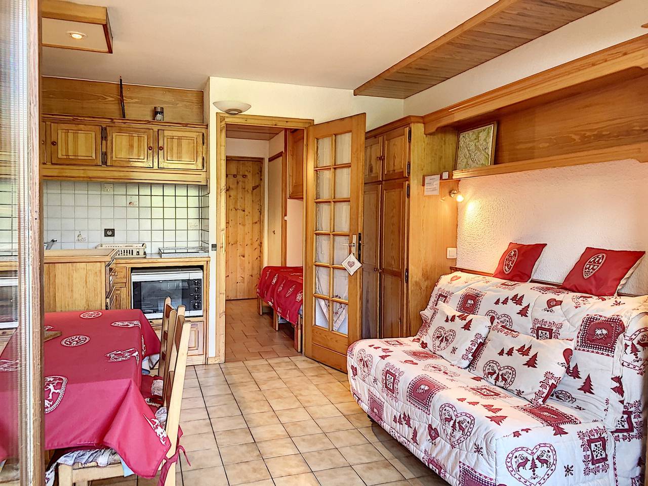 Studio entier, Studio cosy pour 3 avec terrasse, parking et casier à ski à Combloux in Demi-Quartier, Pays du Mont-Blanc