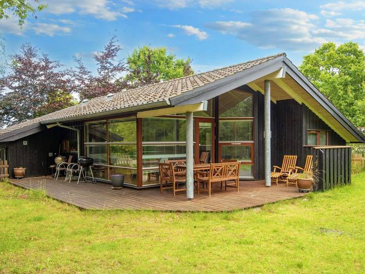 Ferienhaus für 8 Personen, mit Whirlpool und Terrasse sowie Sauna in Djursland
