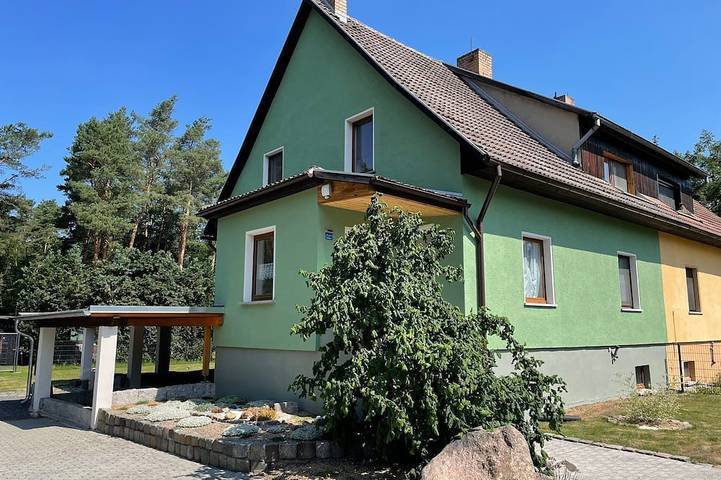 Ferienwohnung für 10 Personen, mit Terrasse und Garten sowie Sauna in Hoyerswerda