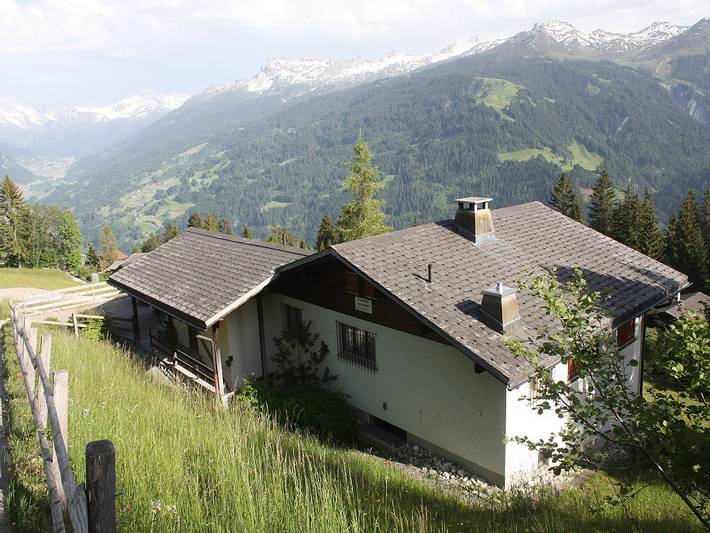 Entire holiday apartment, Ferienhaus Underem Ried - 4.5 bedroom house for 6 people, 160m2 in Luzein, Plessur alps