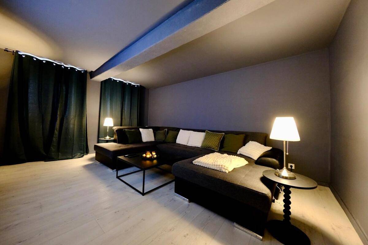 Appartement entier, One-Bedroom Apartment in Verneuil-sur-Avre, Région d'Évreux
