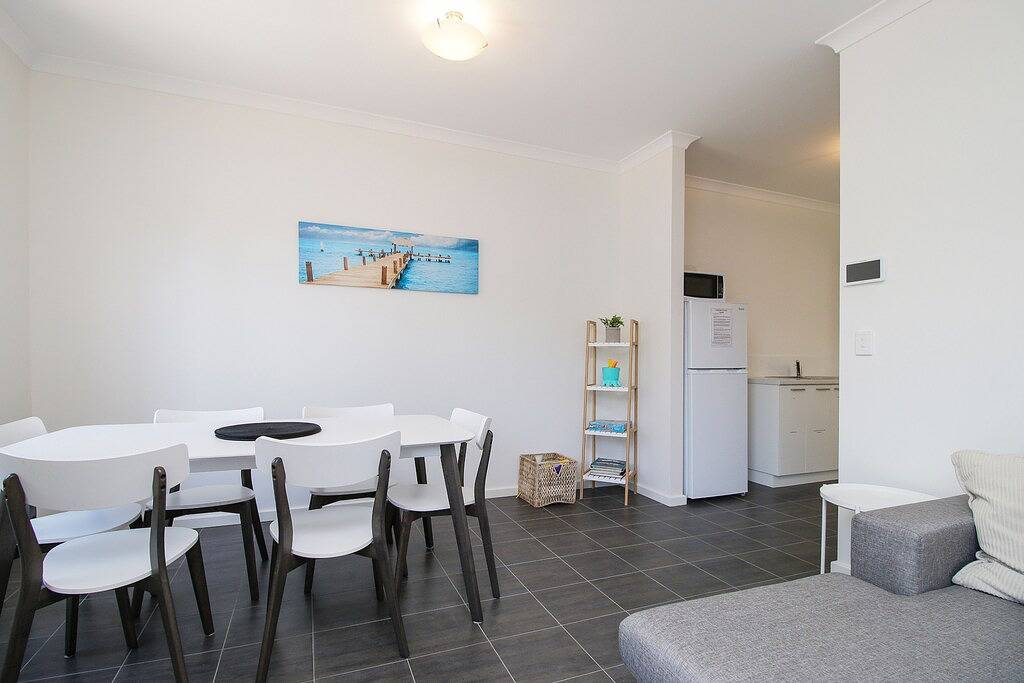 Ganze Wohnung, Mündung Waterfront - Blick von Ihrem Balkon! in Mandurah, Western Australia