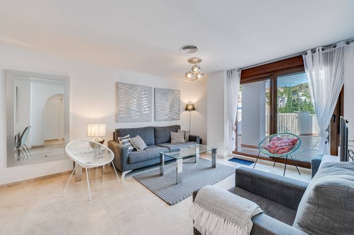 Ganze Wohnung, Apartment mit 3 Schlafzimmern in Benahavís, Bergblick, Wlan & Klimaanlage in Val de Guadalmina, Benahavís