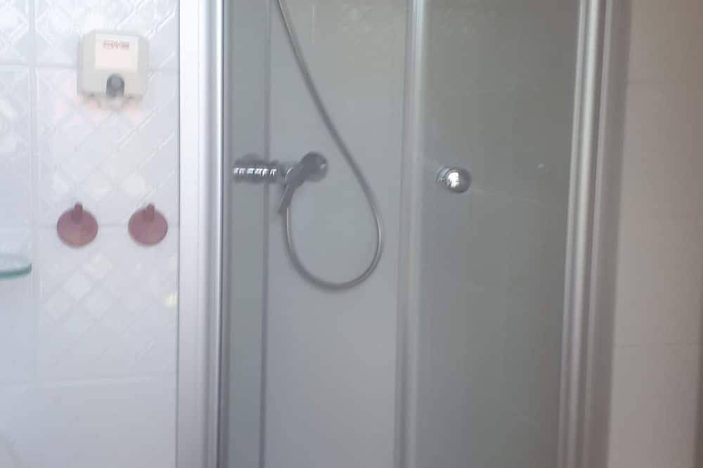Ganze Wohnung, Gemütliches Appartement mit Balkon und Garten in Sommerach, Fränkisches Weinland