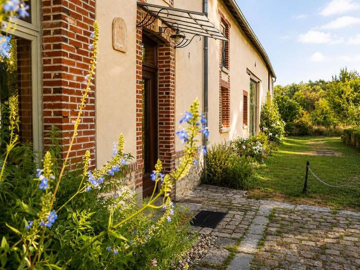 Gîte pour 12 personnes, avec Terrasse et Jardin dans Germinon