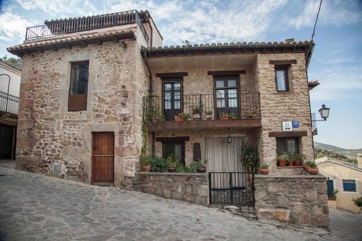 Casa rural para 10 personas, con Balcón además de Terraza y Vistas en Valle del Ambroz