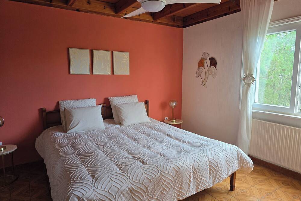 Apartamento entero, Junto Al Mar apartamento en una casa grande con piscina de agua salada in Cala Murada, Manacor