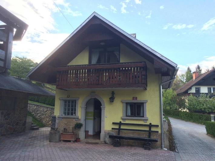 Ferienhaus für 4 Personen, mit Balkon und Terrasse sowie Garten und Ausblick in Bled