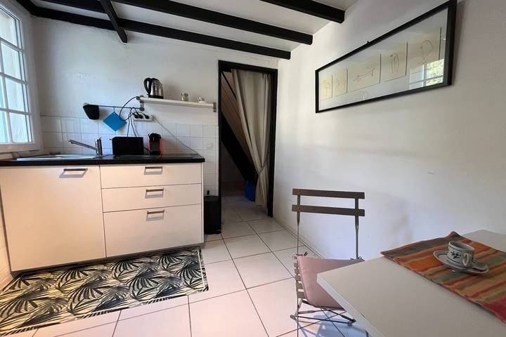 Gîte pour 2 personnes, avec jardin dans Plage Font Brun Carqueiranne - 3