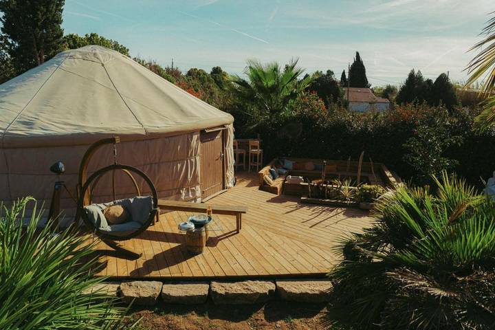 Tente pour 6 personnes, avec terrasse et vue ainsi que jardin et piscine, animaux acceptés dans le Var - 3