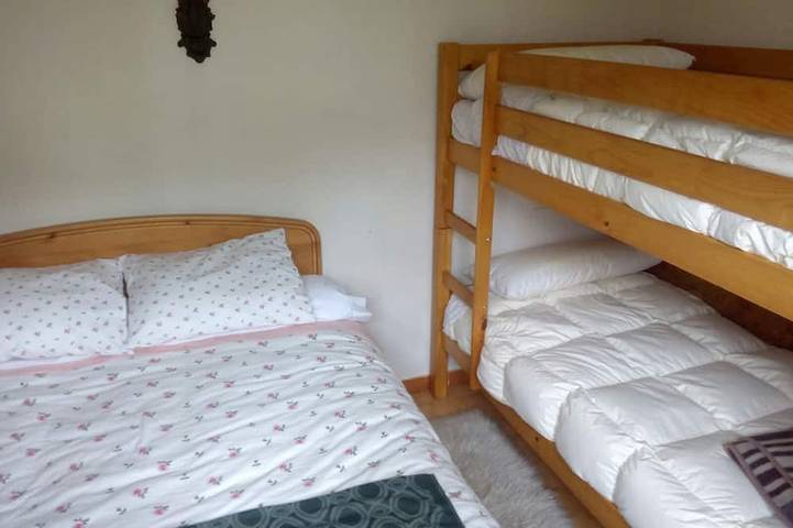 Ganze Wohnung, Modest apartment in the Aragonese Pyrenees mountains. Altruistic rent. in Villanúa, Aragonesische Pyrenäen