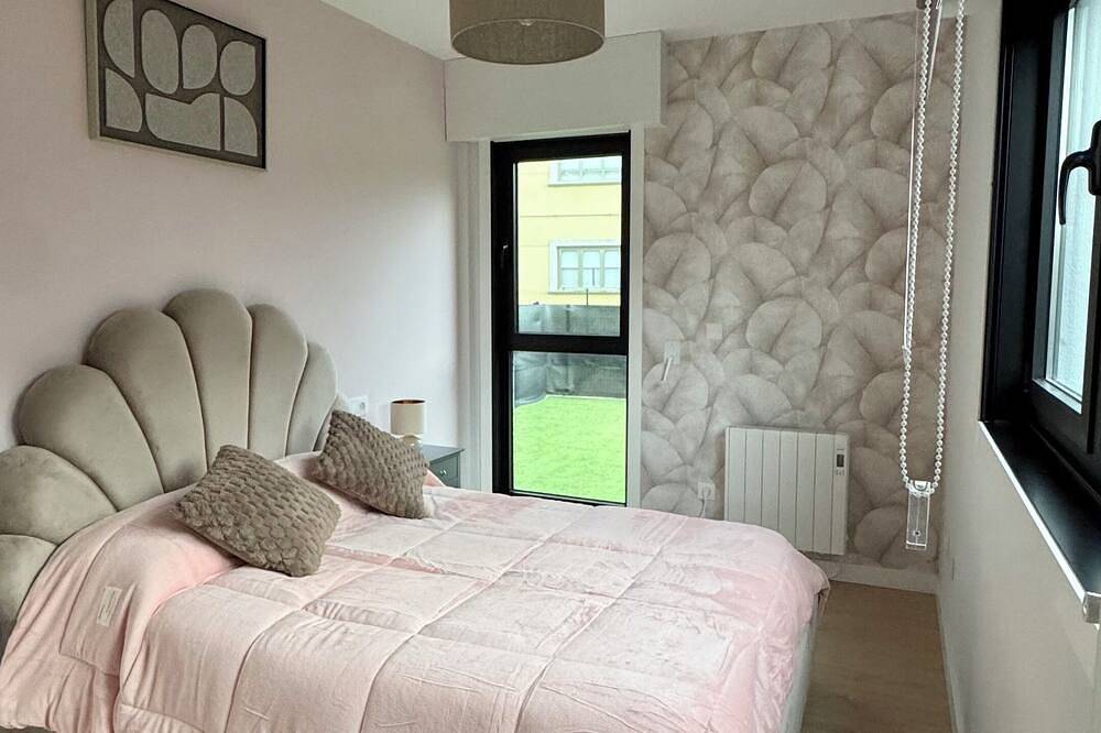 Appartement entier, Apartment in Ares 400m from the beach with private garden and garage included. in Ares, Costa de Galicia