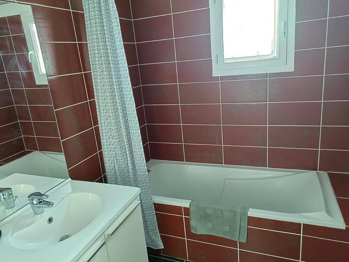 Location de vacances pour 6 personnes, avec piscine et terrasse à Balaruc-le-Vieux - 2