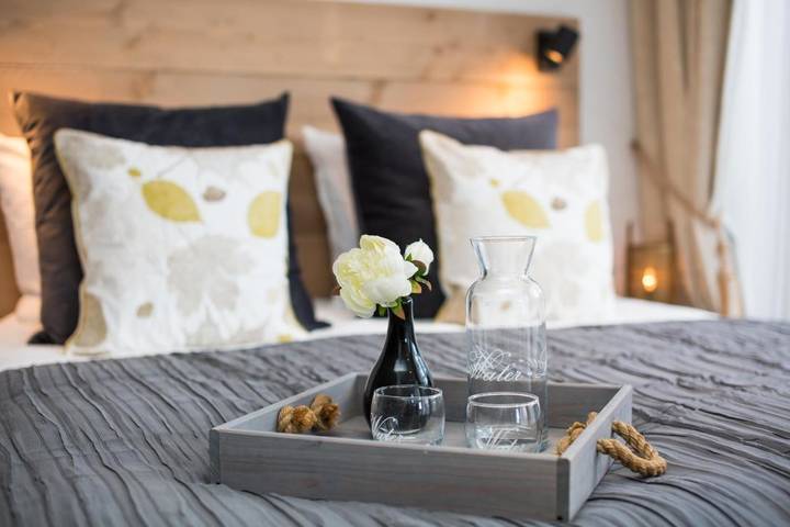 Ferienwohnung für 2 Personen, mit Terrasse und Garten sowie Pool und Ausblick