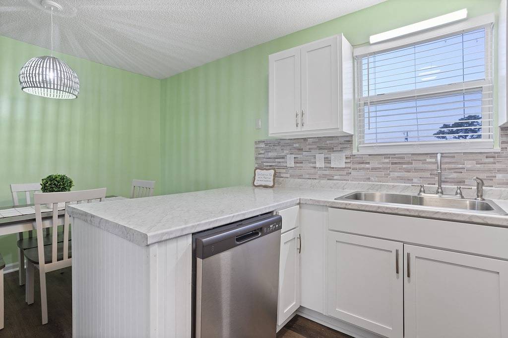 Adorable Townhome with Water Views in Jacksonville (NC), Camp Lejeune