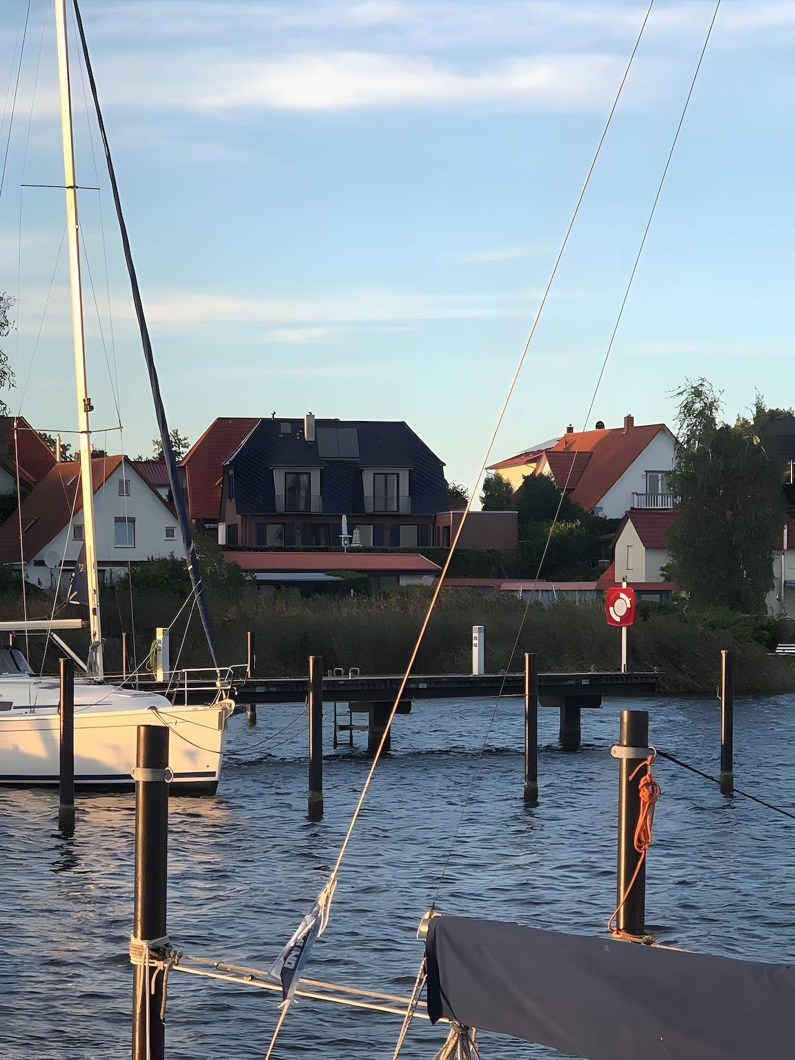 Ferienhaus 'Boddenperle' mit Meerblick, privater Terrasse und Wlan in Breege, Rügen