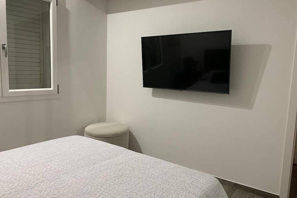 Entire apartment, Central  and bright modern apartment in Sant'Antioco City, Sant'Antioco