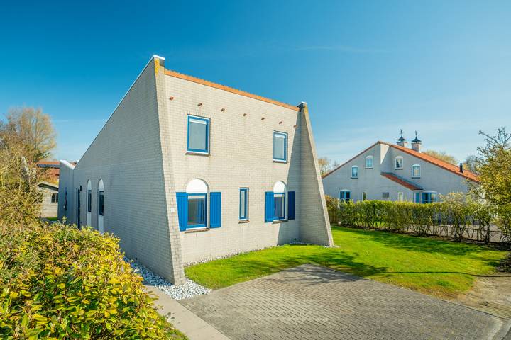 Ferienhaus für 8 Personen, mit Balkon/Terrasse und Terrasse sowie Sauna