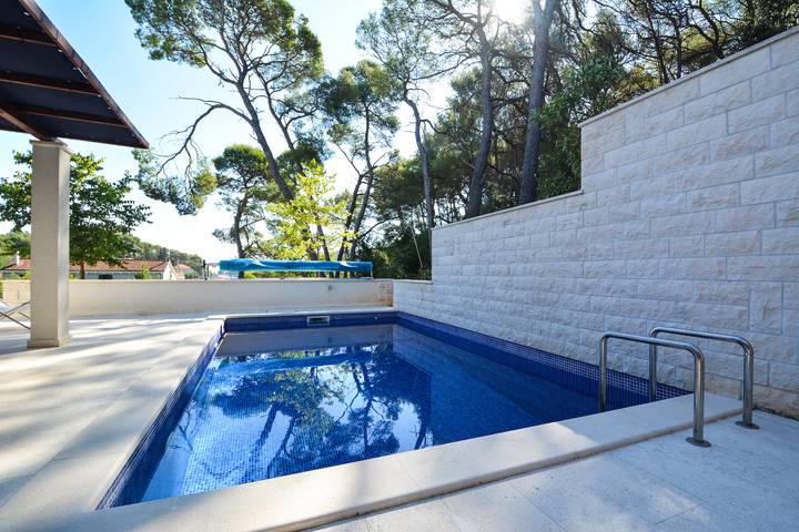 Villa pour 10 personnes, avec vue sur l’océan, animaux acceptés dans Šolta - 2
