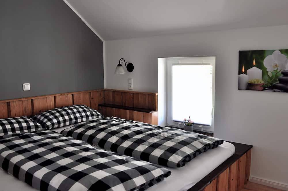 Cozy vacation home with 2 separate living units in the Thuringian Forest in Gehlberg, Rennsteig (weg)