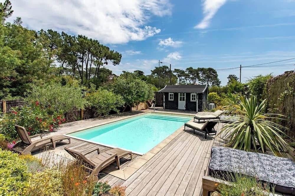 Villa with pool and Bassin view, 2 minutes from the beach. in Le Canon, Lège-Cap-Ferret