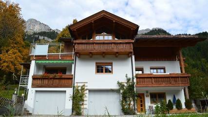 Ferienwohnung für 2 Personen, mit Garten und Terrasse in Nesselwängle
