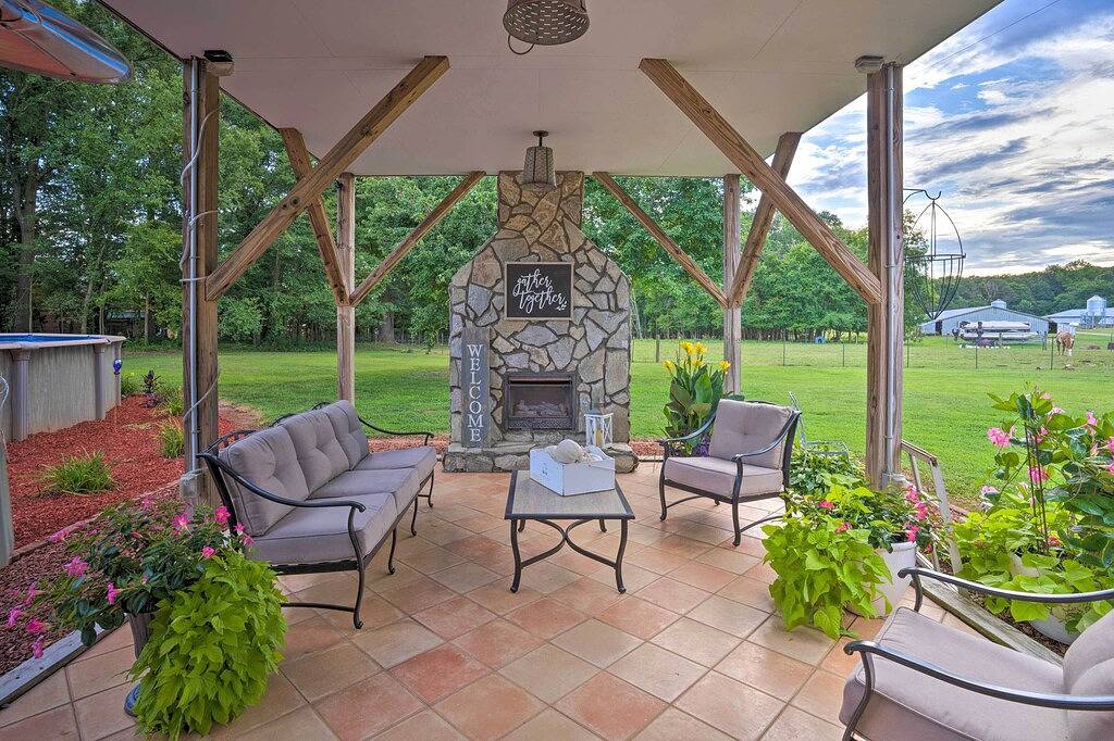 Ganze Wohnung, Country-Chic Studio w/ Pool + Stable Access! in Union County (NC)