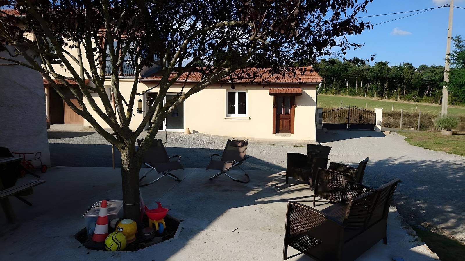 Location De Vacances pour 2 Personnes dans Saint-Sixte, Montbrison