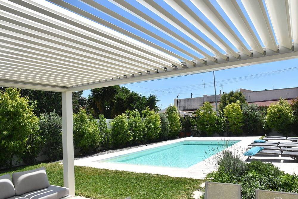 Villa de lujo con piscina ideal para familias, grupos y viajeros de negocios in Leporano, Golfo de Tarento