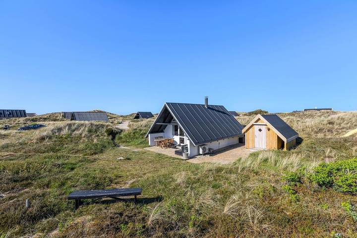 Charmantes Ferienhaus für 4 Personen mit Holzofen in Ringkøbing, Holmsland Klit