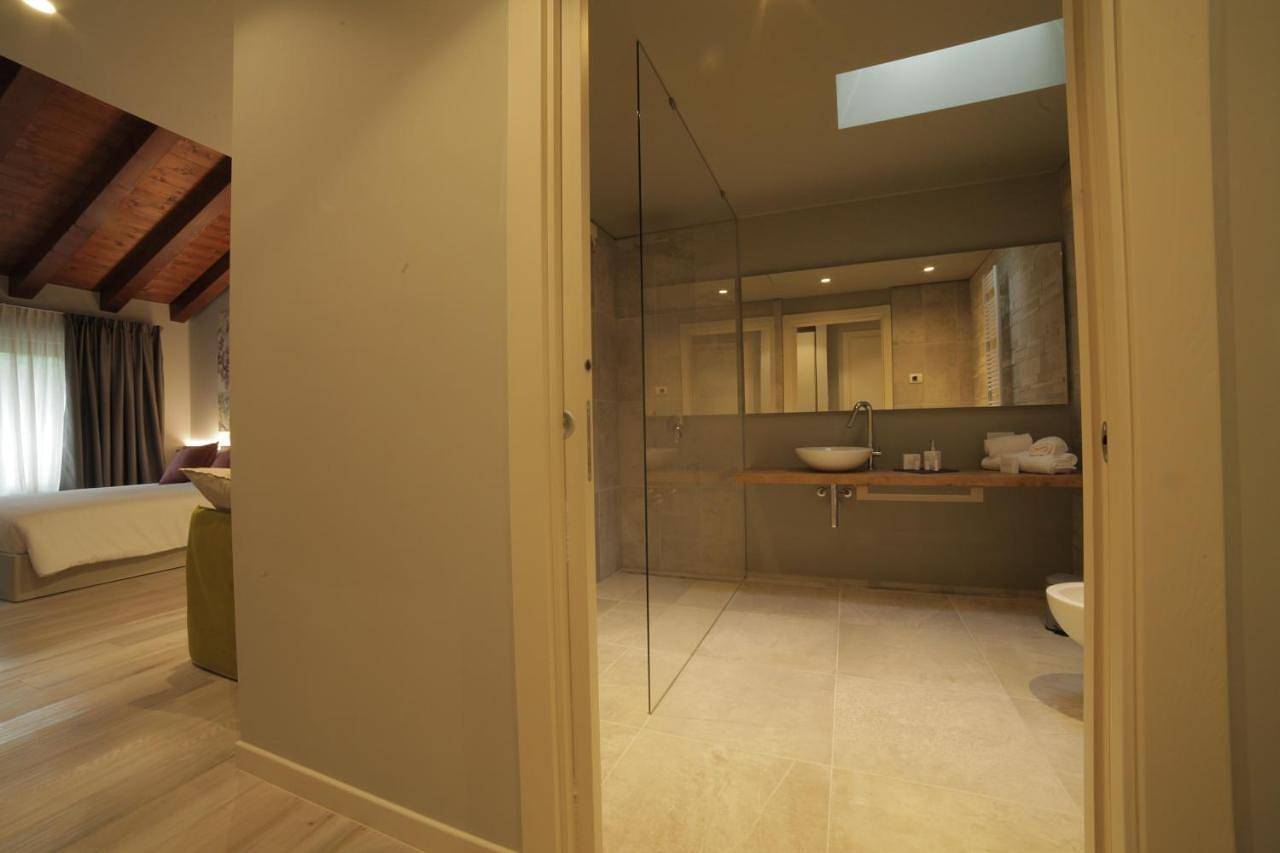 Deluxe Double Room (2 Adults + 1 Child) in Fumane, Verona Provinz