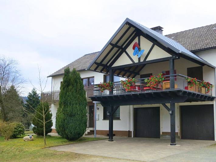 Ferienhaus für 10 Personen, mit Balkon und Terrasse sowie Garten in Hallenberg