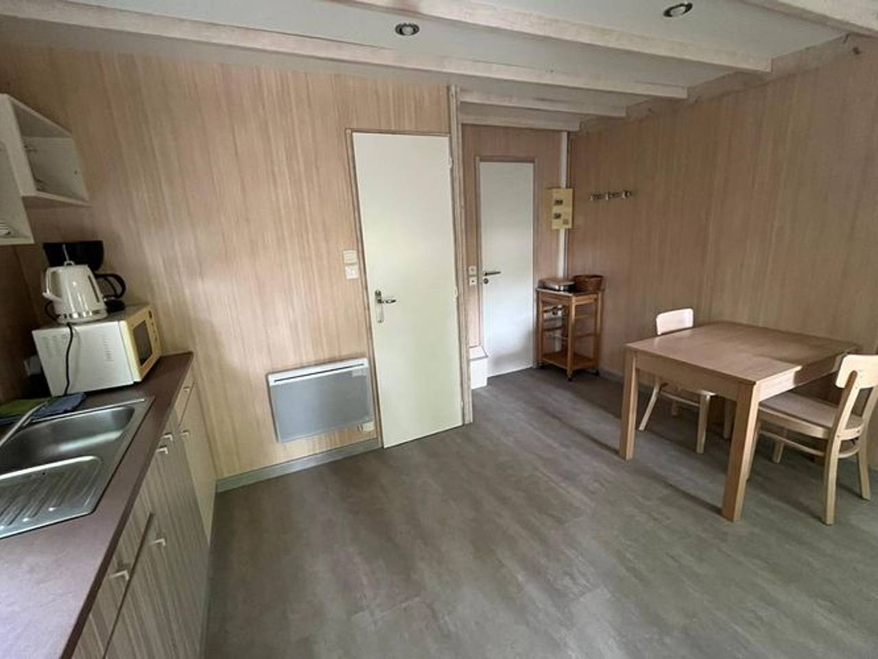 Acogedor chalet con terraza para 2 en Tessoualle in La Tessoualle, Región de Cholet