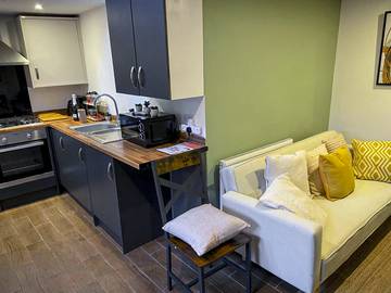 Holiday Apartment for 6 People in Reading, Chiltern Hills, Photo 2
