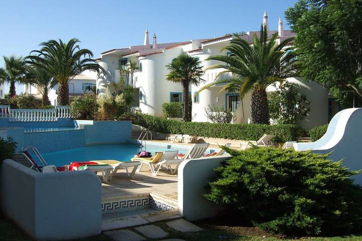 Appartement de vacances pour 6 personnes, avec jardin et piscine