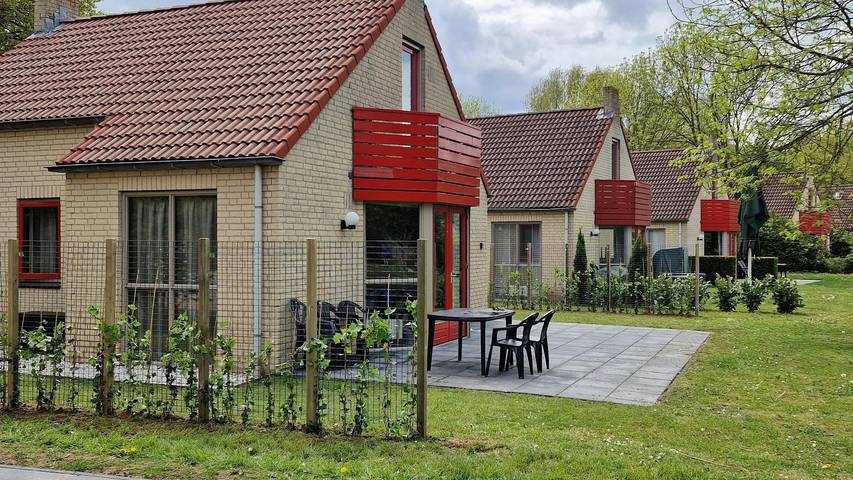 Vakantiepark voor 6 personen, with tuin and uitzicht op het meer as well as terras de Betuwe