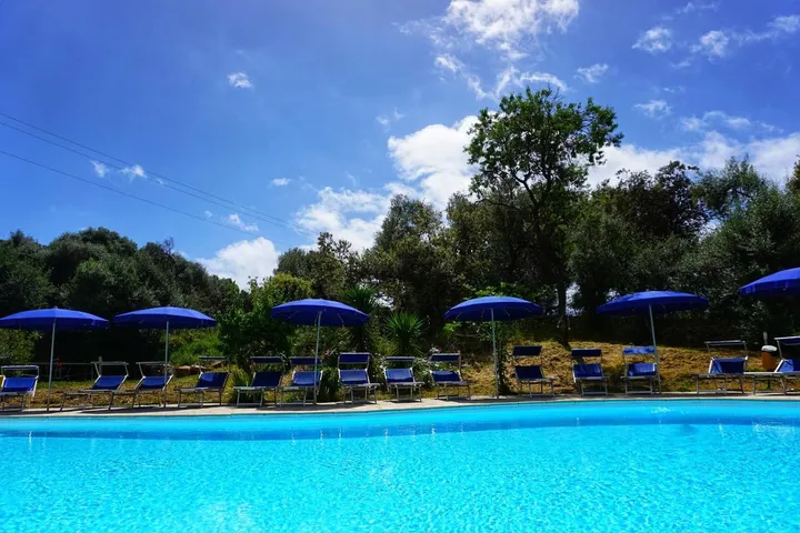 Casa de vacaciones para 2 personas, con jardín además de piscina y vistas, Se admiten mascotas - 1