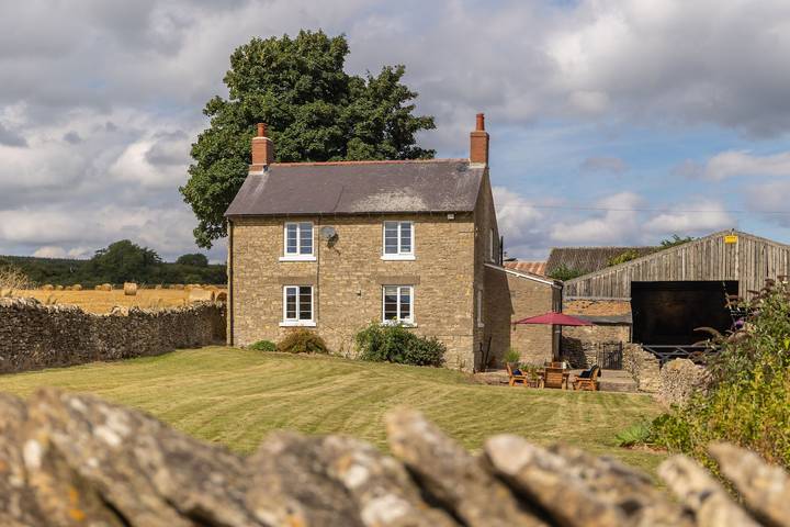Cottage for 8 people, with terrace and garden, child-friendly in North Yorkshire
