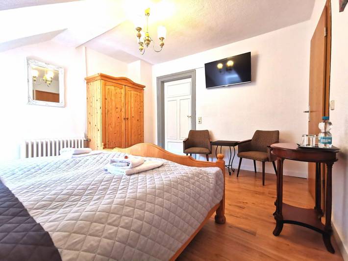 Einzel- oder Doppelzimmer mit Doppelbett. 2. Etage in Altenberg, Osterzgebirge