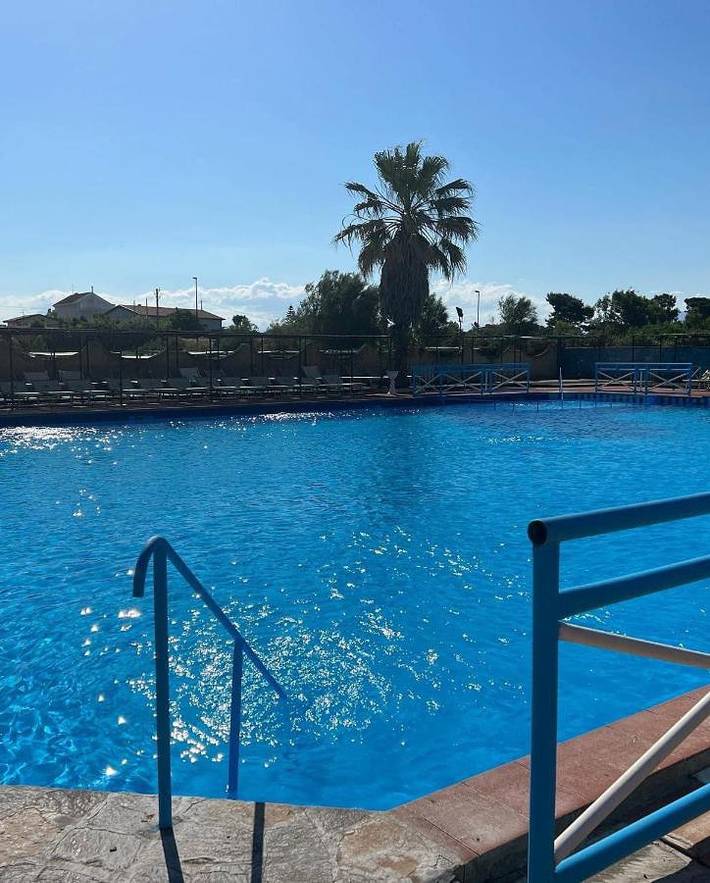 B&b per 5 persone, con piscina e panorama nonché giardino a Battipaglia