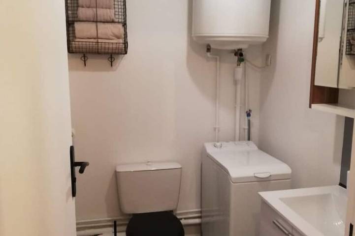 Entire apartment, Studio in the City Center with Terrace and Secure Parking in Nantes, Nantes region