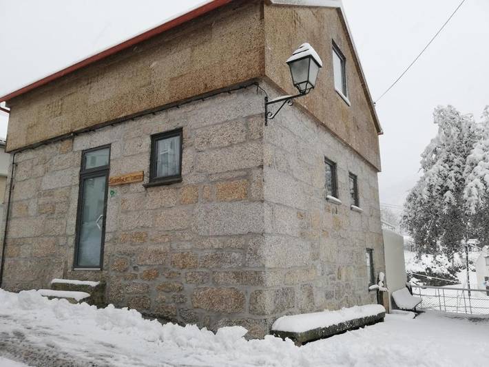 Casa de férias para 2 pessoas, com terraço e vista em Sabugueiro (Região)