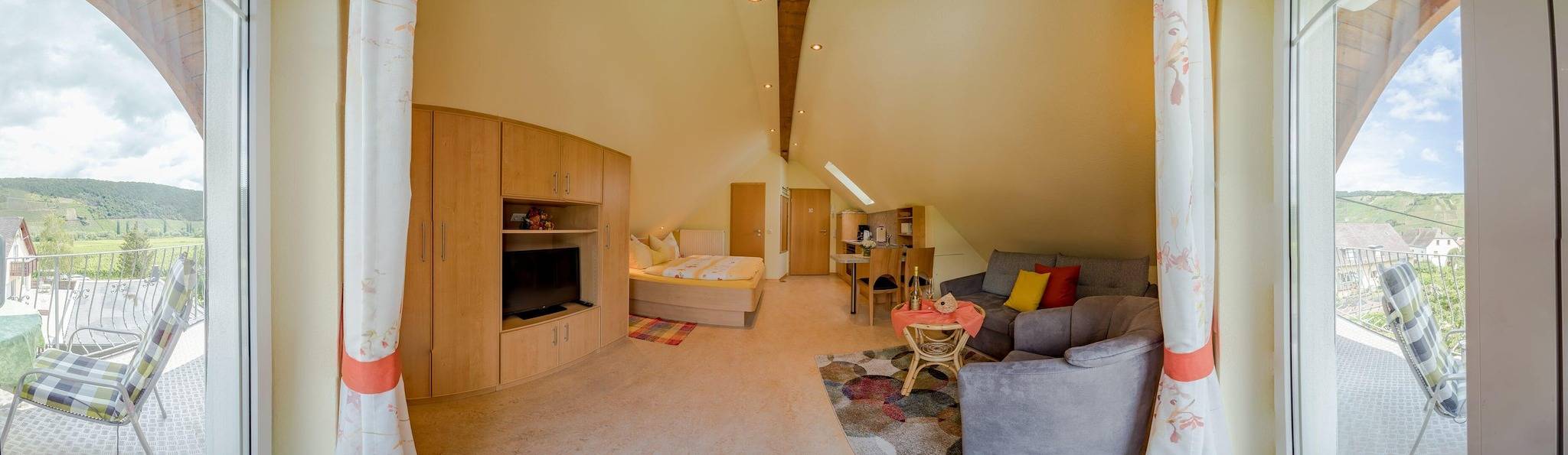 Ganze Ferienwohnung, 2-Bettwohnung Bruderschaft *** (Gästehaus) in Köwerich, Moseleifel
