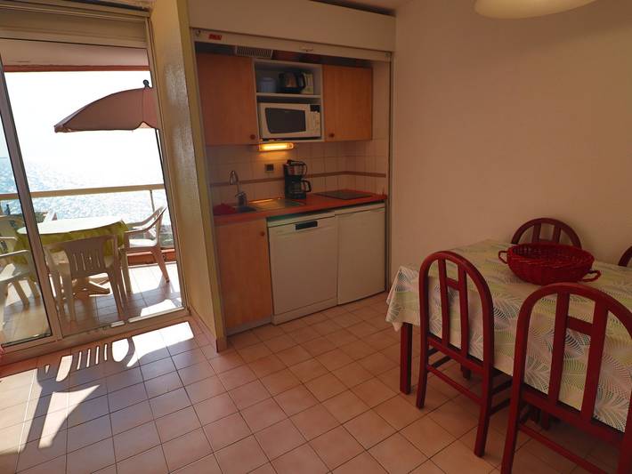 Gîte pour 4 personnes, avec piscine et terrasse dans Plage Lazaret - 2