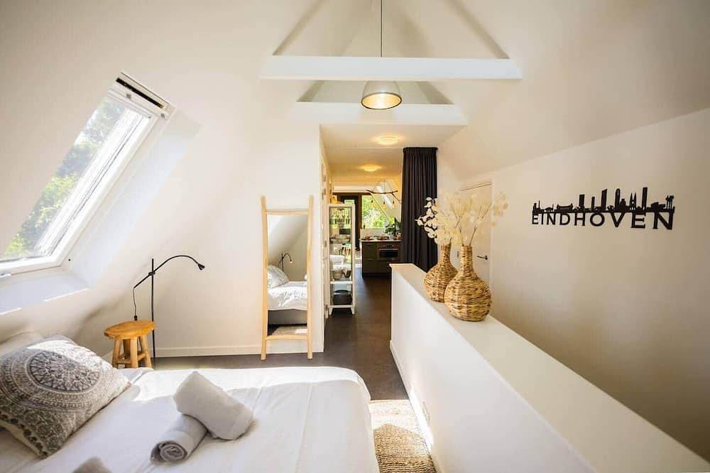 Entire apartment, Wonderful 50m² Loft with Balcony (Ks-8) in Eindhoven, North Brabant